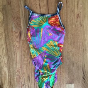 One-piece bathing suit